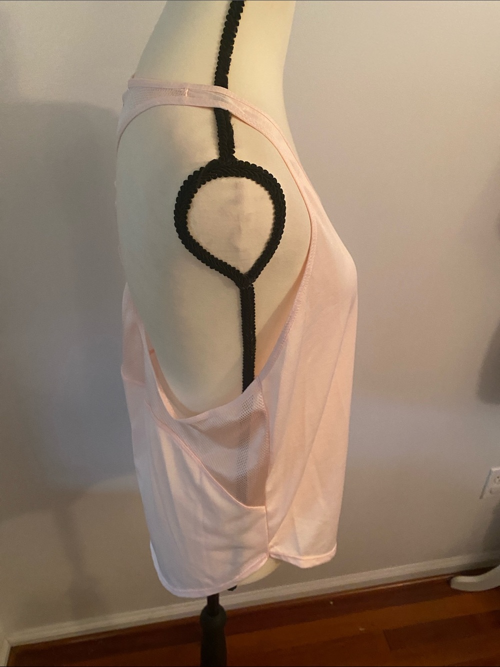 Tech vent twisted back tank size medium under armour - Picture 3 of 6